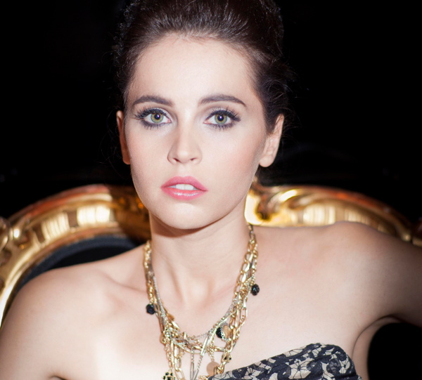 Фелисити Джонс — новое лицо Dolce & Gabbana The Make Up