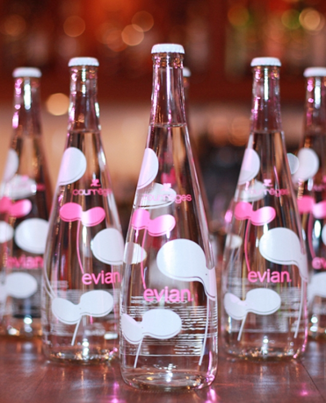Презентация новой бутылки Evian