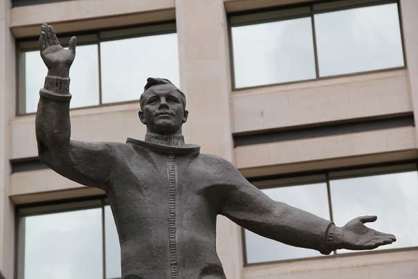 В Лондоне открыли памятник Юрию Гагарину