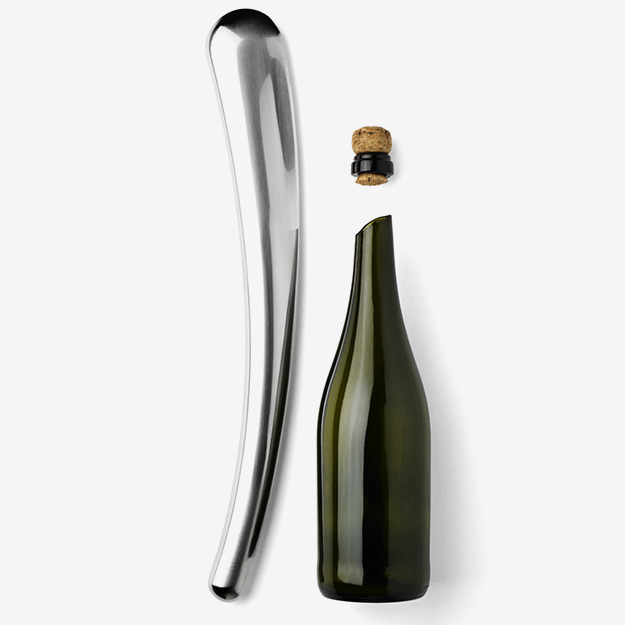 <p><a target=\"_blank\" href=\"http://crateandbarrel.com.ru/catalogs/?ELEMENT_ID=3258\">Сабля для шампанского Karim Rashid</a></p>