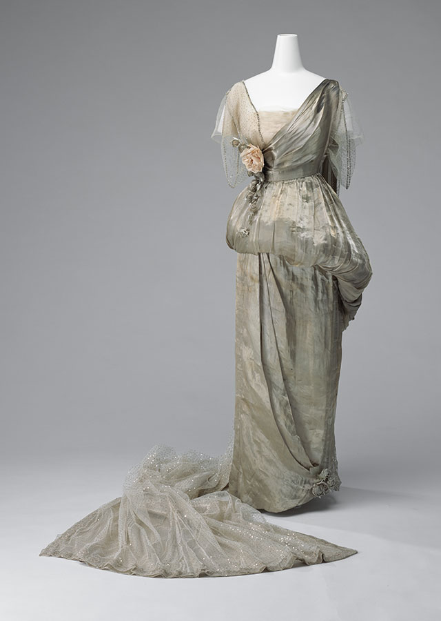 Парадное придворное платье со шлейфом, Франция, 1914 г.  Модный дом \"Ворт\"