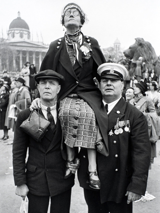 Анри Картье-Брессон. Трафальгарская площадь, в ожидании коронационного шествия короля Георга VI. 1937