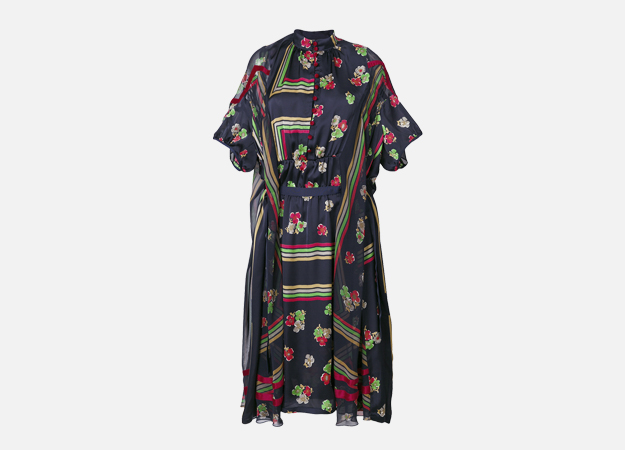Платье, Sacai<p><a target=\"_blank\" href=\"https://www.farfetch.com/ru/shopping/women/sacai---item-12184504.aspx\">Farfetch</a></p>