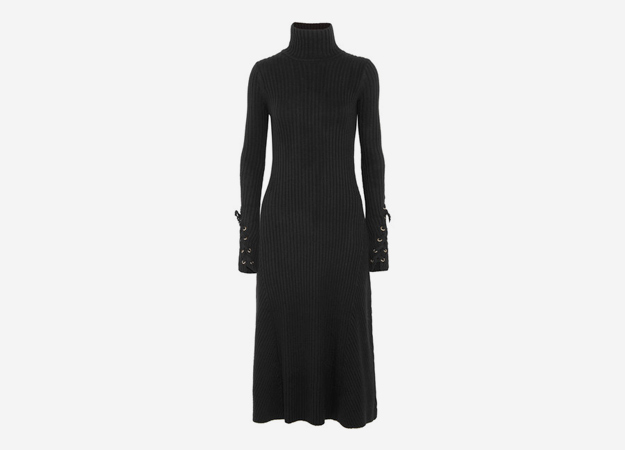 Платье Maje<p><a style=\"\" target=\"_blank\" href=\"https://www.net-a-porter.com/ru/en/product/945813/maje/lace-up-ribbed-cotton-blend-turtleneck-dress\">Net-a-porter.com</a></p>
