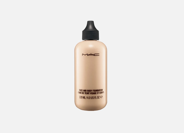 Face and Body Foundation от M.A.C, 2990 руб.