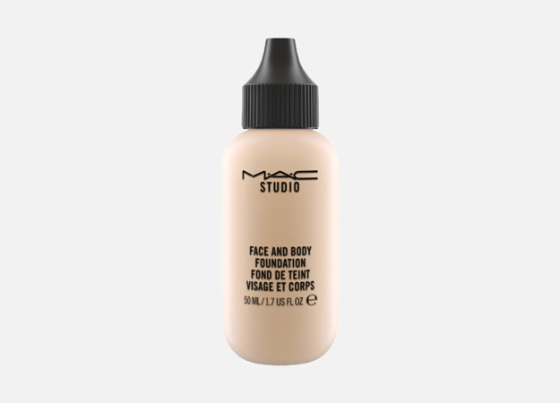 Face and Body Foundation от M.A.C., 2 990 руб.