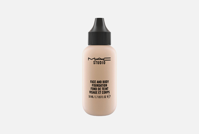 Face and Body Foundation от M.A.C, 2 990 руб.
