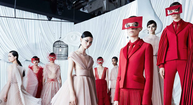Dior создал кутюрную коллекцию специально для Китая