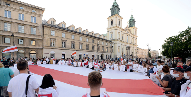 Перемен: как белорусы следят за революцией из-за границы