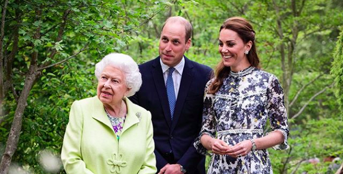 Принц Уильям и Кейт Миддлтон выложили совместный снимок с Елизаветой II в честь ее дня рождения