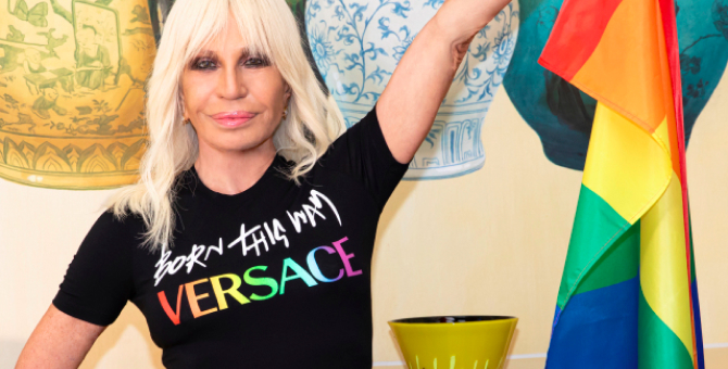 Versace перевыпустил кожаную куртку Леди Гаги ради поддержки ЛГБТ-сообщества