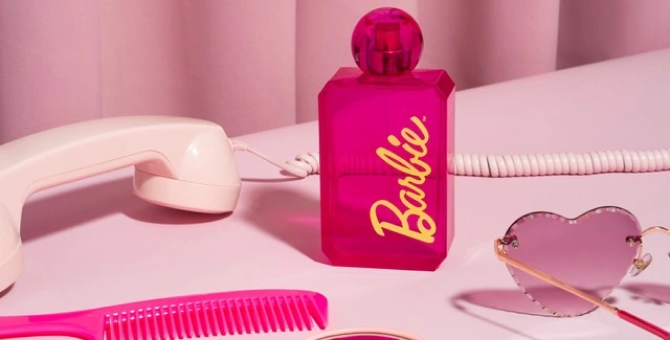 Mattel совместно с творческой студией DefineMe выпустил парфюм Barbie